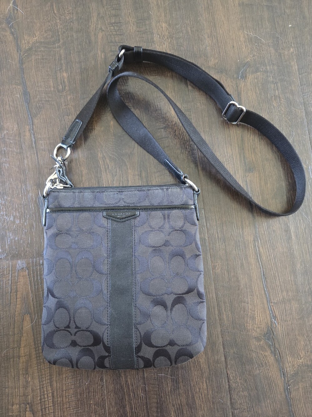 Coach Signature Black Crossbody Bag Swingpack Monogram
